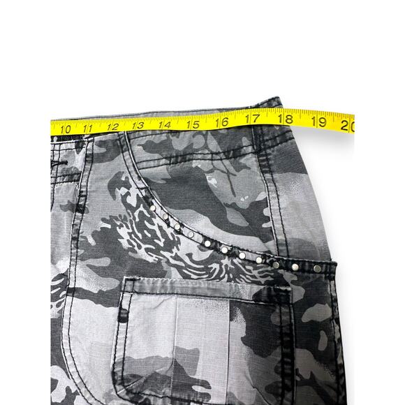 Decree Gray Camo Zebra Print Studded Mini Skirt Size 11 - Picture 2 of 6